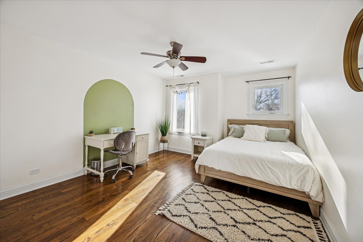 315 Bartram Road Riverside, IL 60546 - Photo 16 of 35