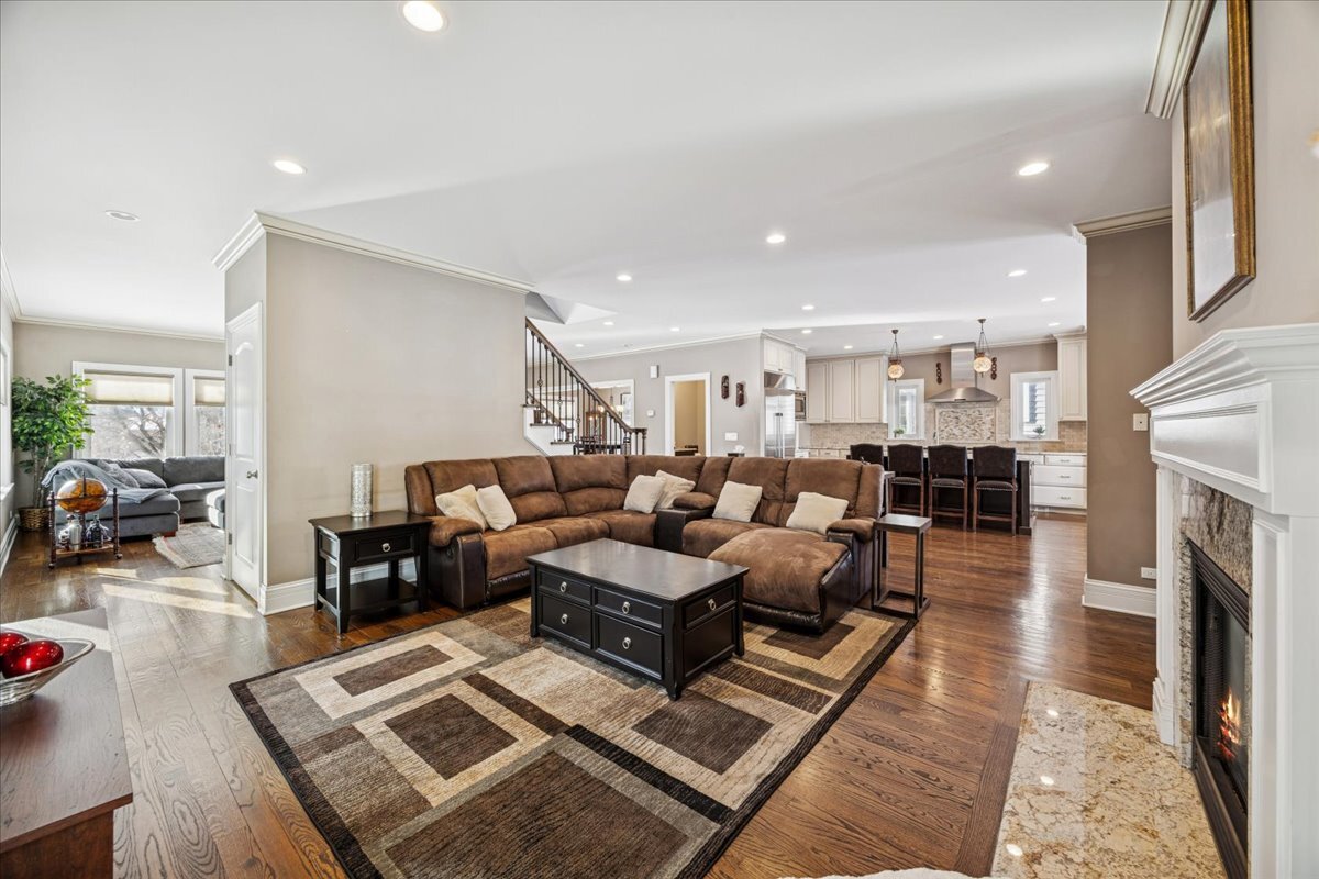 315 Bartram Road Riverside, IL 60546 - Photo 6 of 35