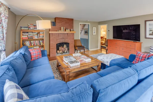 $625,000 | 34 North Shore Road, Hebron, NH 03241