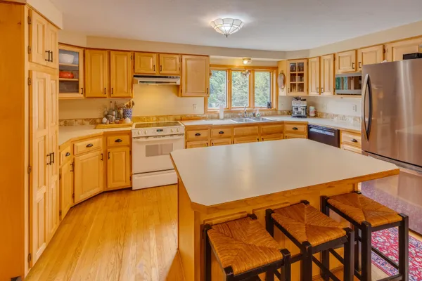 $625,000 | 34 North Shore Road, Hebron, NH 03241