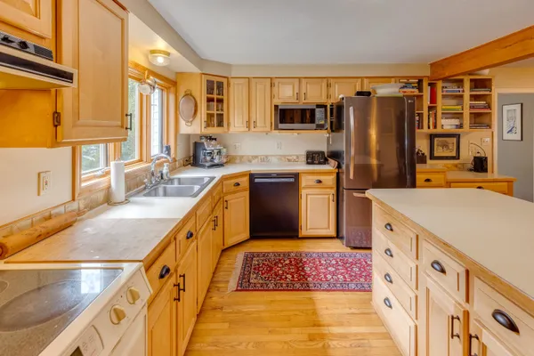 $625,000 | 34 North Shore Road, Hebron, NH 03241
