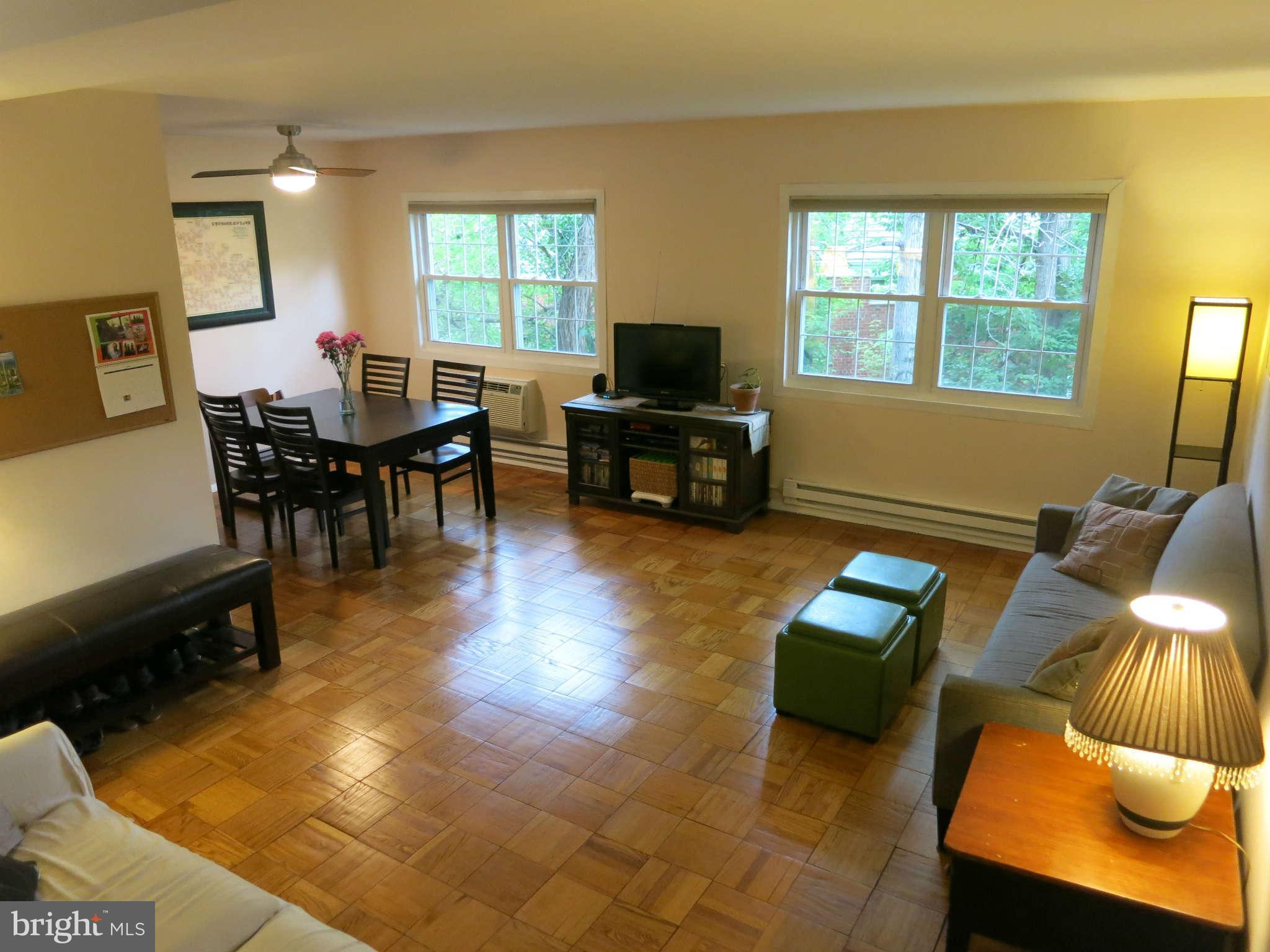 3540 Gunston Road Alexandria, VA 22302 - Photo 6 of 16 Living Room