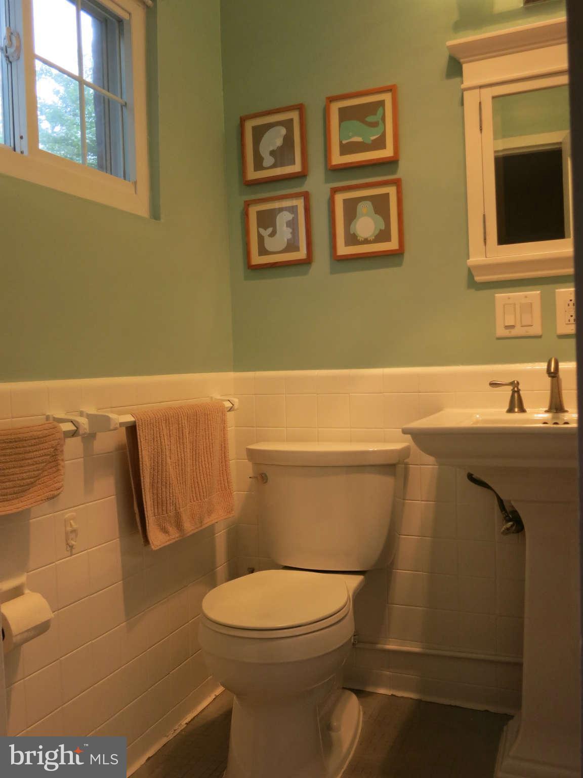 3540 Gunston Road Alexandria, VA 22302 - Photo 9 of 16 Bath
