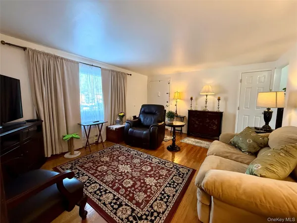 $225,000 | 606 Parr Meadow Drive, Unit 6F, Newburgh, NY 12550
