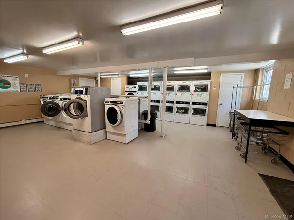 $225,000 | 606 Parr Meadow Drive, Unit 6F, Newburgh, NY 12550