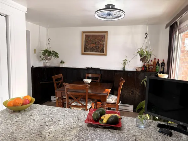 $225,000 | 606 Parr Meadow Drive, Unit 6F, Newburgh, NY 12550