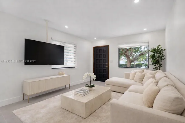 $4,000 | 1293 Southwest 22nd Avenue, Unit 1, Miami, FL 33135