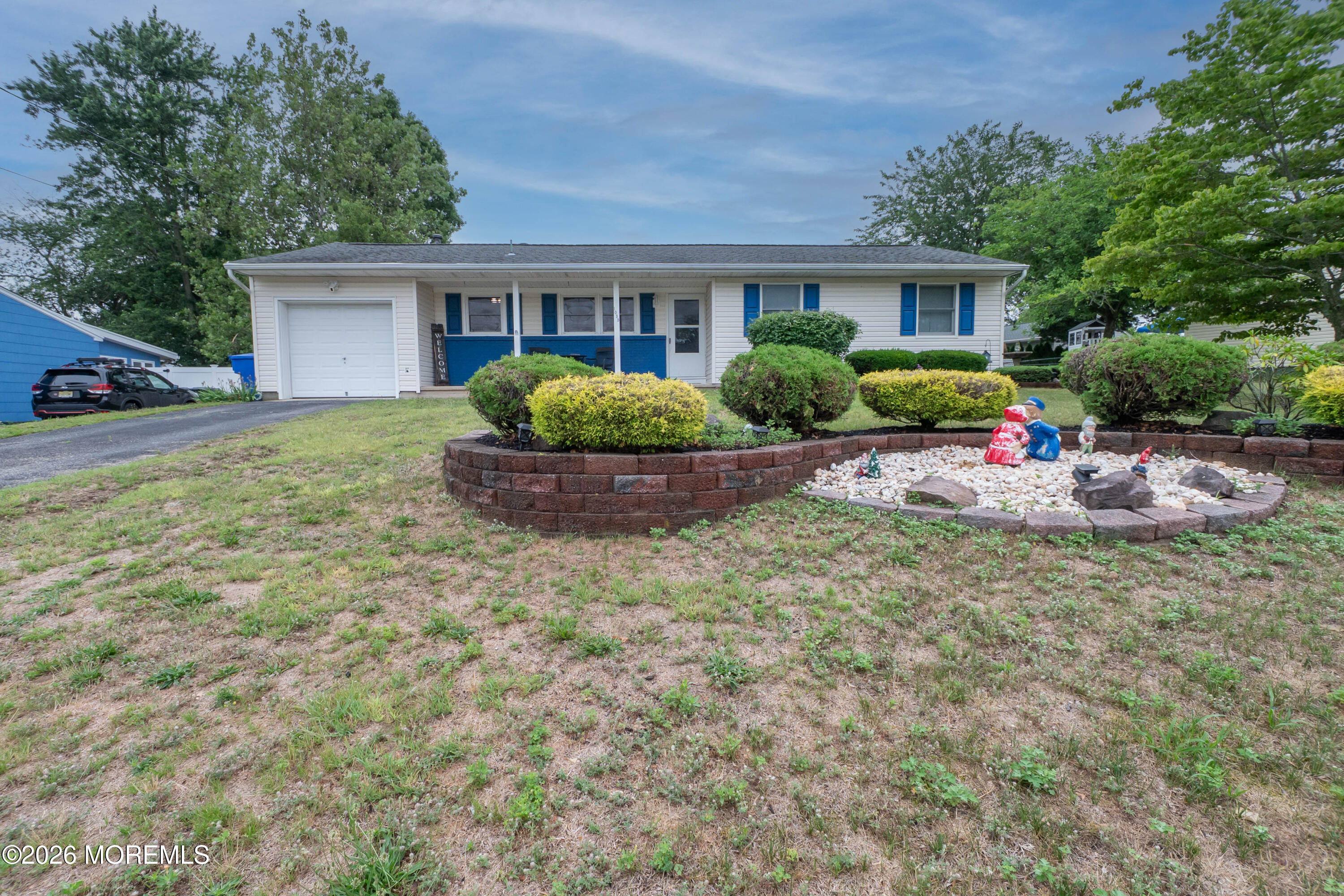 1035 Valley Stream--1