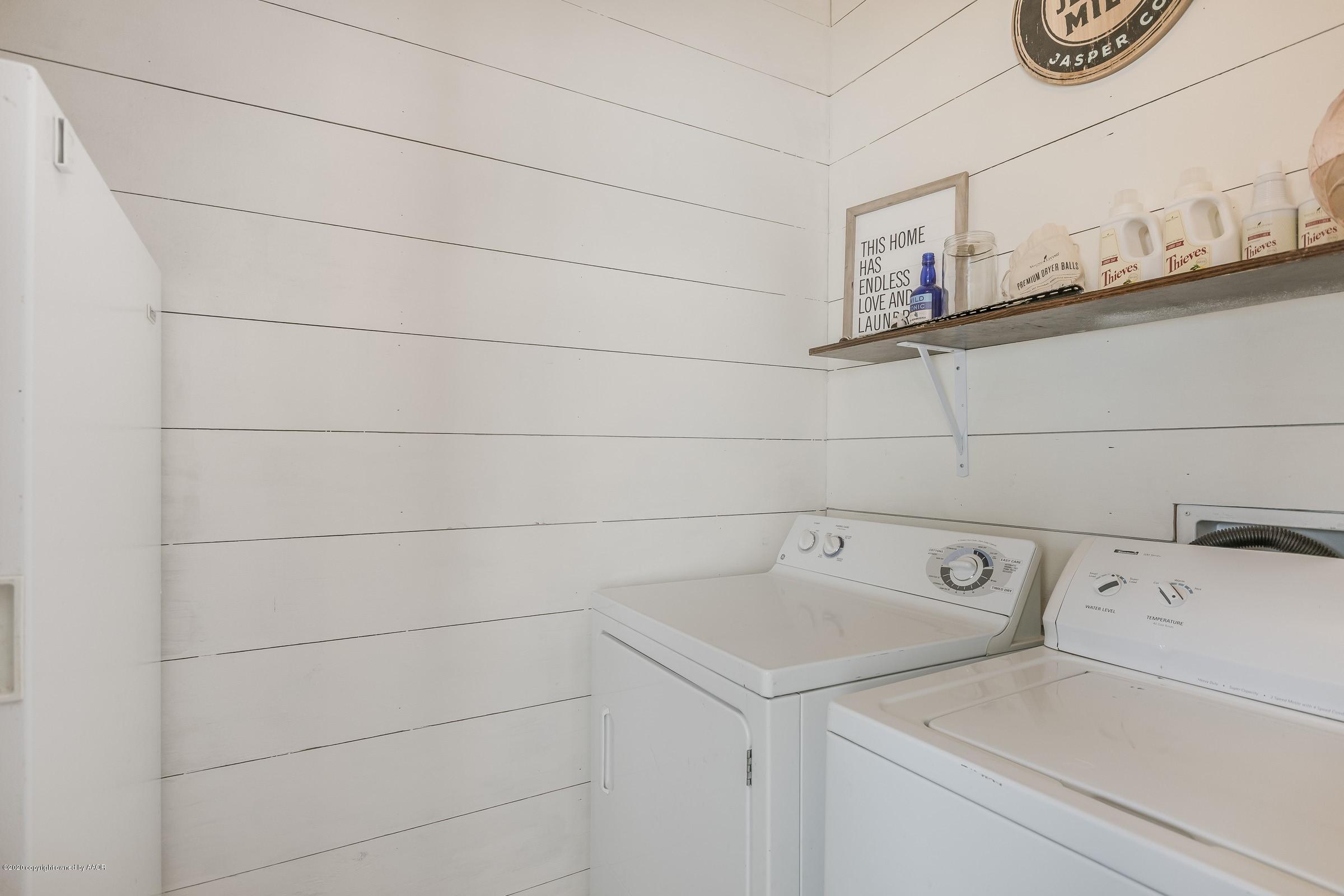 1534 South Mesa Road Canyon, TX 79015 - Photo 12 of 29 012_Utility Room