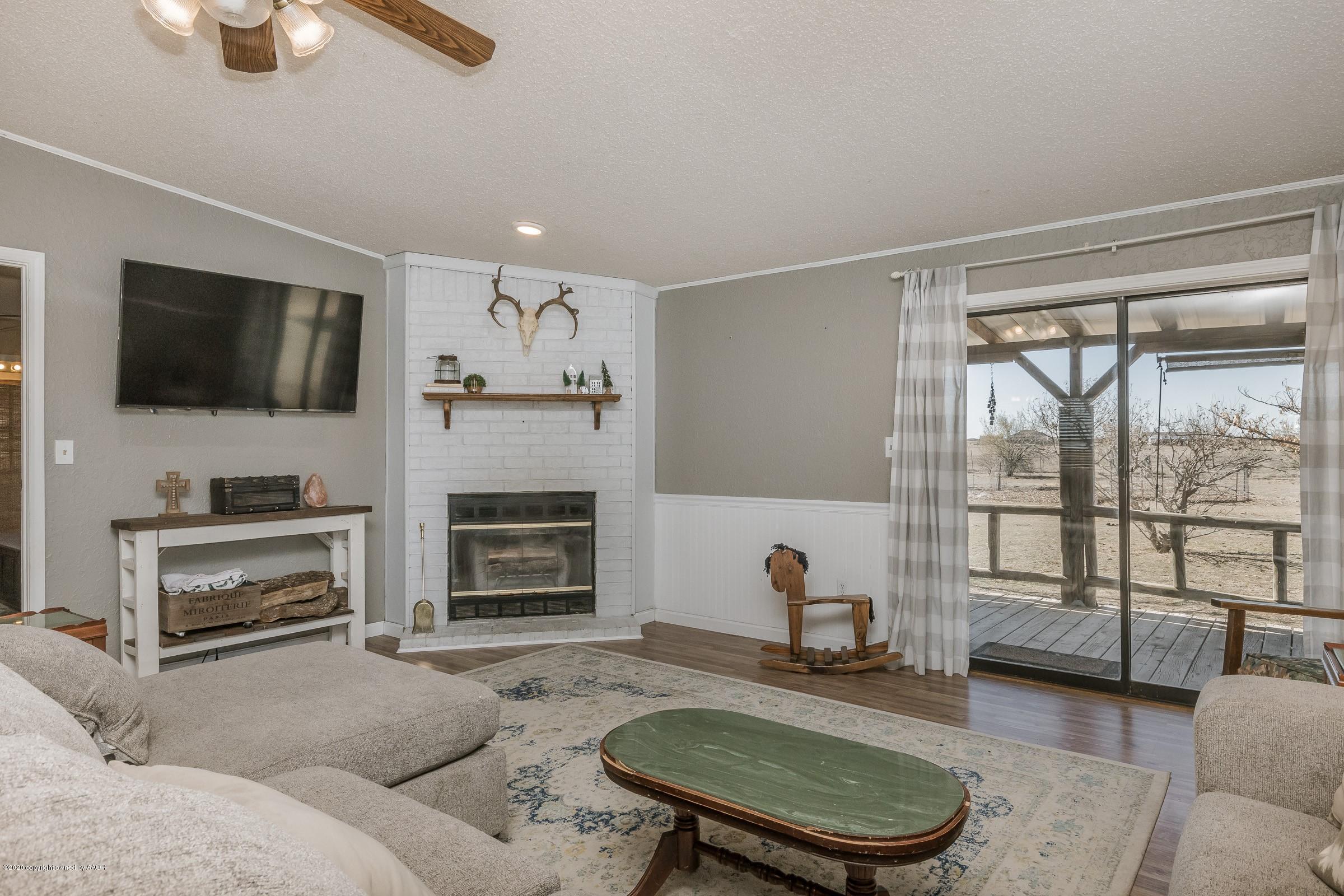 005_Living Room