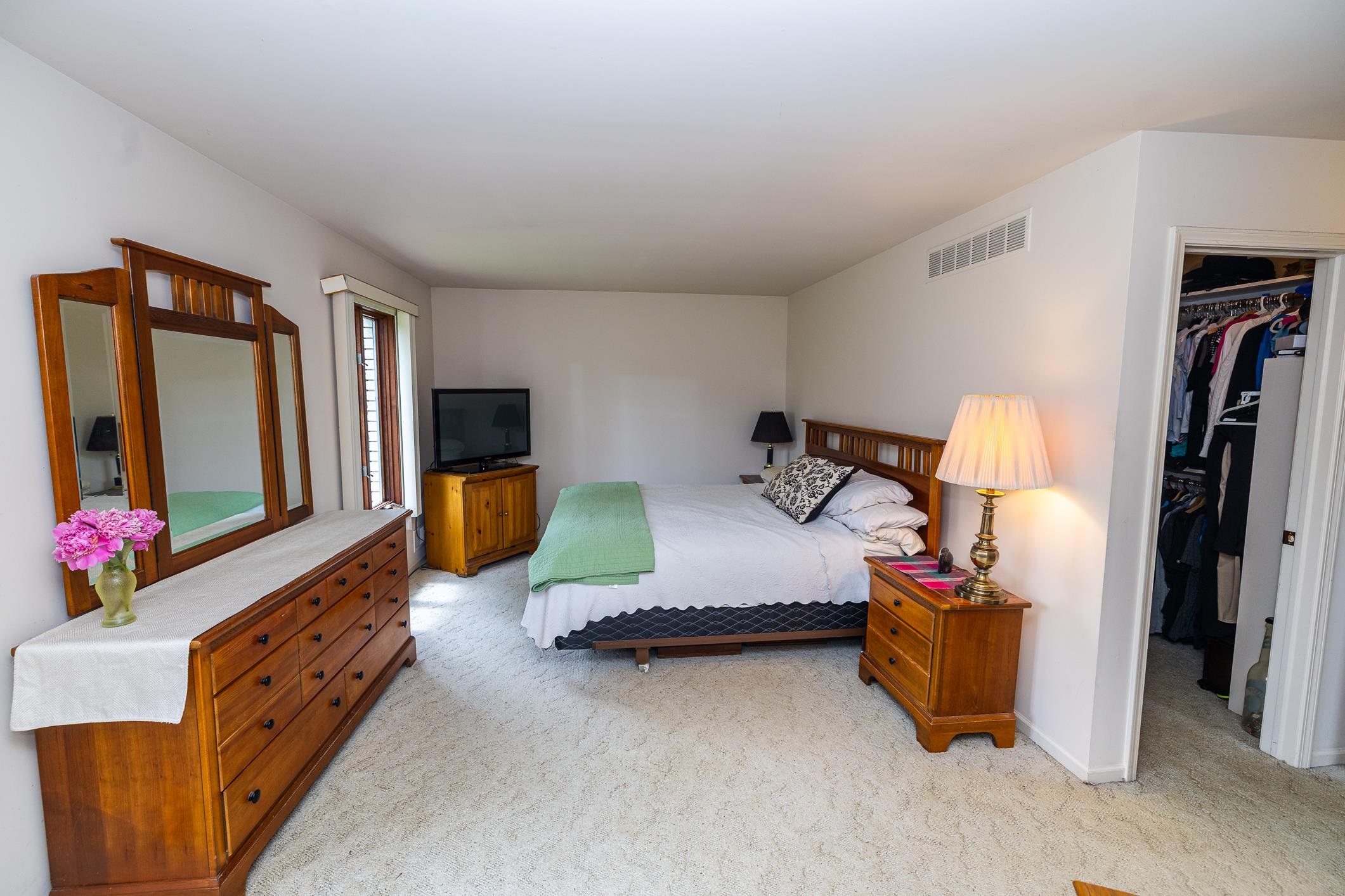 1540 Clarkston Road Lake Orion, MI 48362 - Photo 31 of 55 50178894-62518030-ded8-488a-b1b6-9e3fd5f8b884.JPG