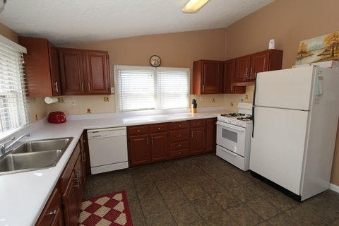 560 East Lincoln Road Alcoa, TN 37701 - Photo 12 of 27 kitchen
