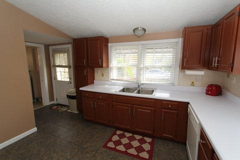 560 East Lincoln Road Alcoa, TN 37701 - Photo 14 of 27 kitchen3