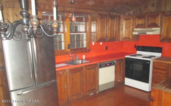 202 Deerfoot Road Lake Ariel, PA 18436 - Photo 5 of 9 Kitchen (2)