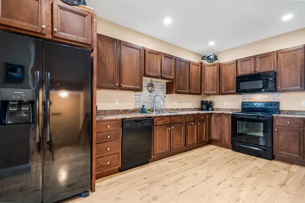 $400,000 | 35 Callaway Drive, Unit 6, Concord, NH 03301