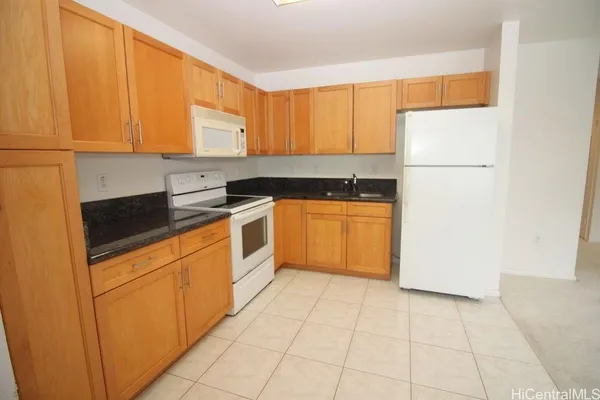 $2,400 | 95-1045 ʻĀinamakua Drive, Unit 24, Mililani, HI 96789
