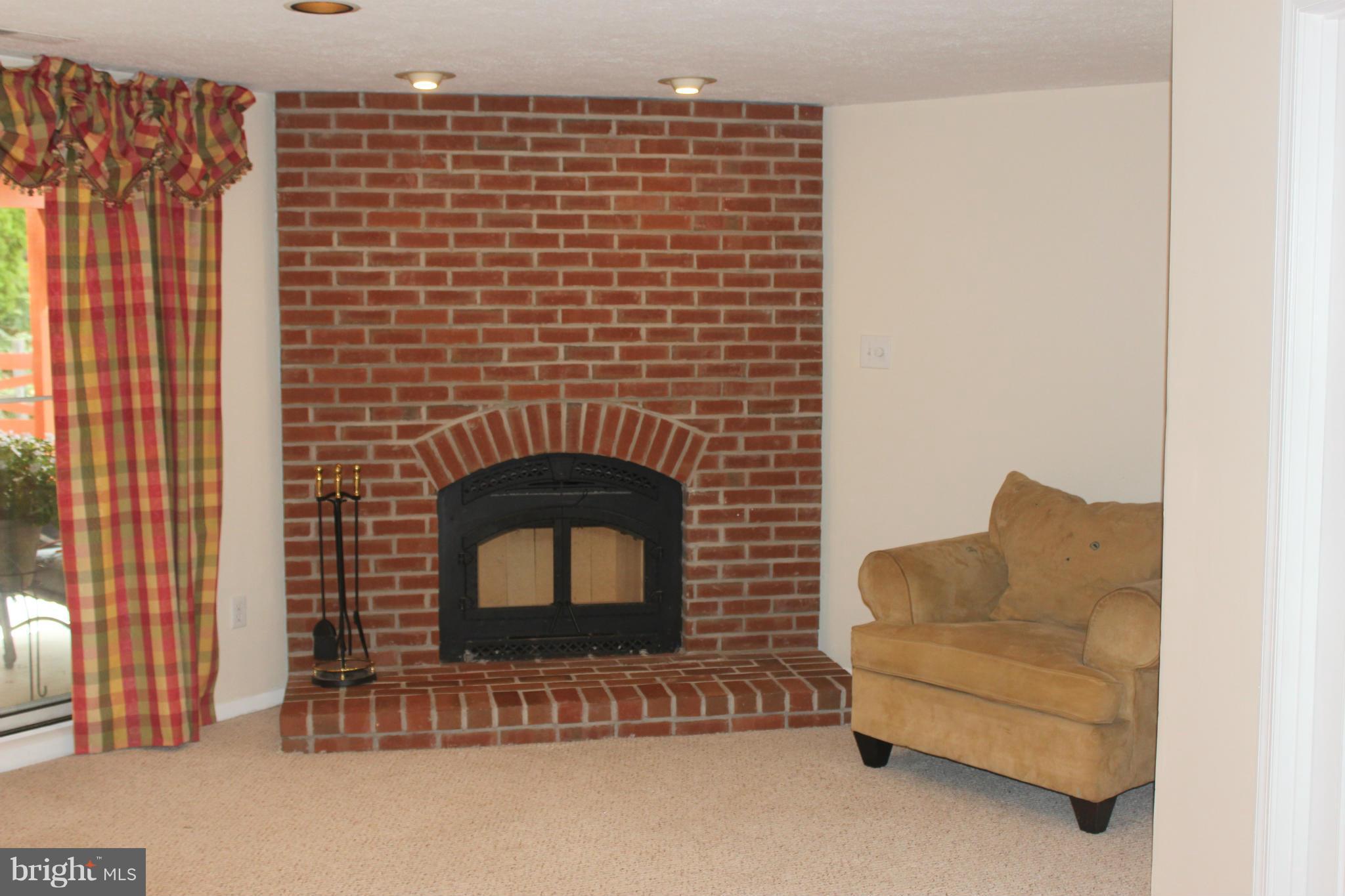 9019 Throgmorton Road Baltimore, MD 21234 - Photo 22 of 30 Family Room