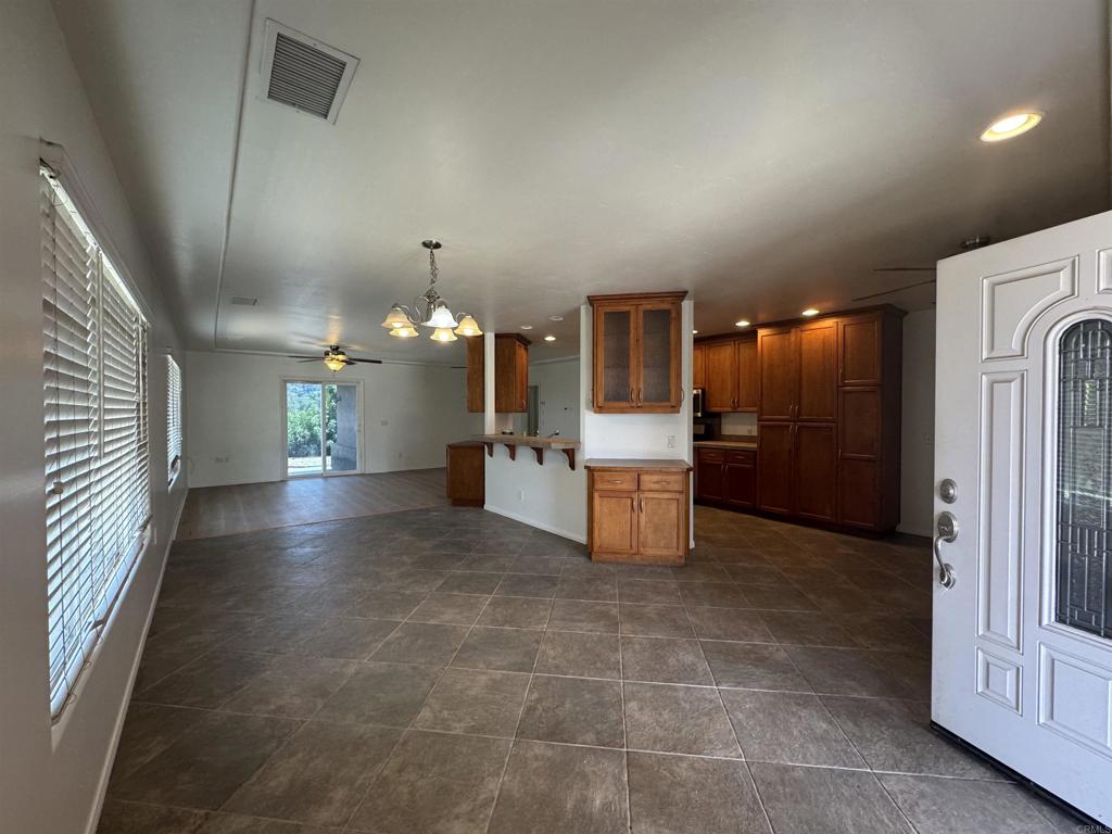 9112 Pinzolo Lakeside, CA 92040 - Photo 8 of 19