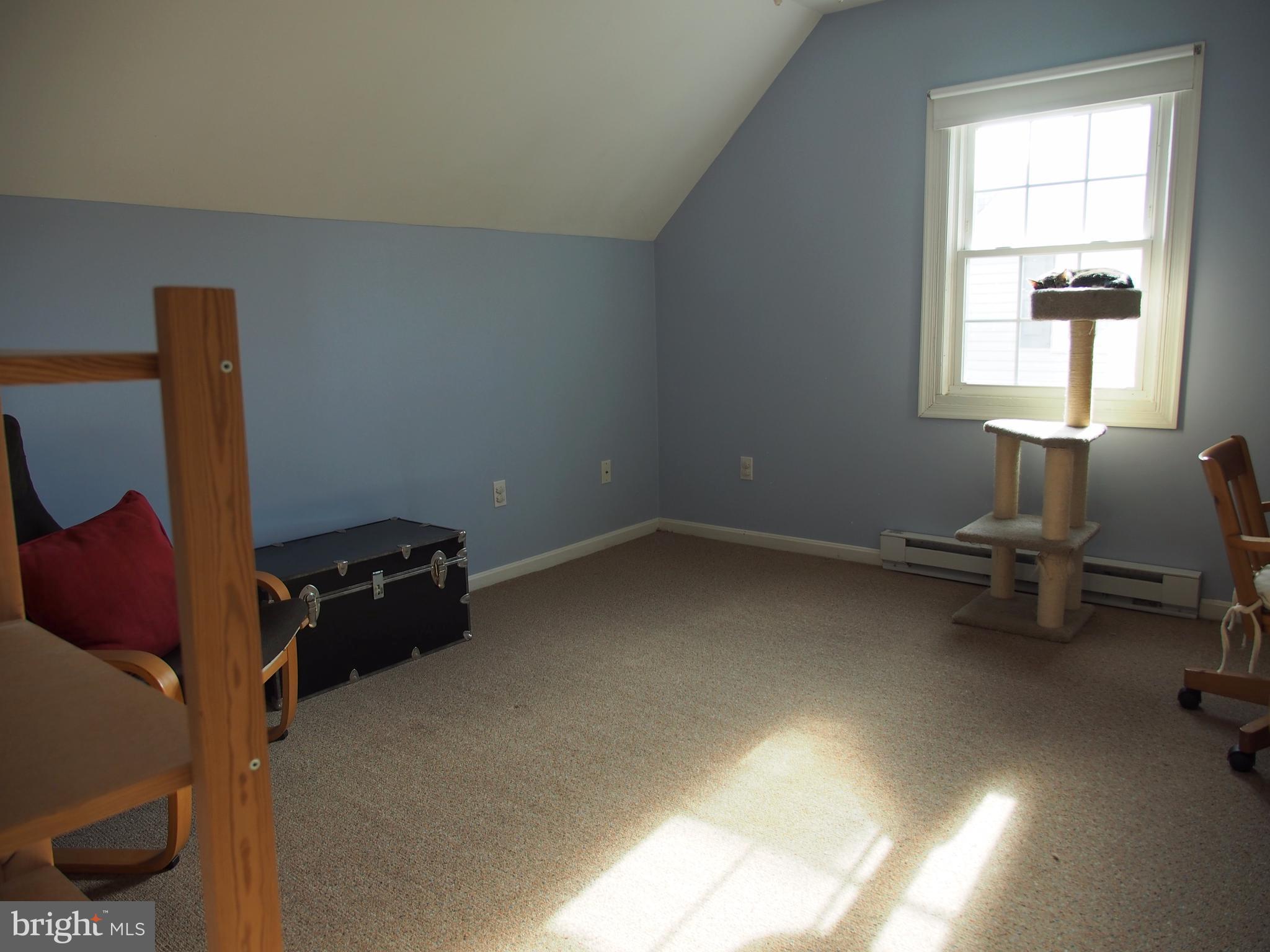 5560 Oakland Road Baltimore, MD 21227 - Photo 20 of 30 Bedroom