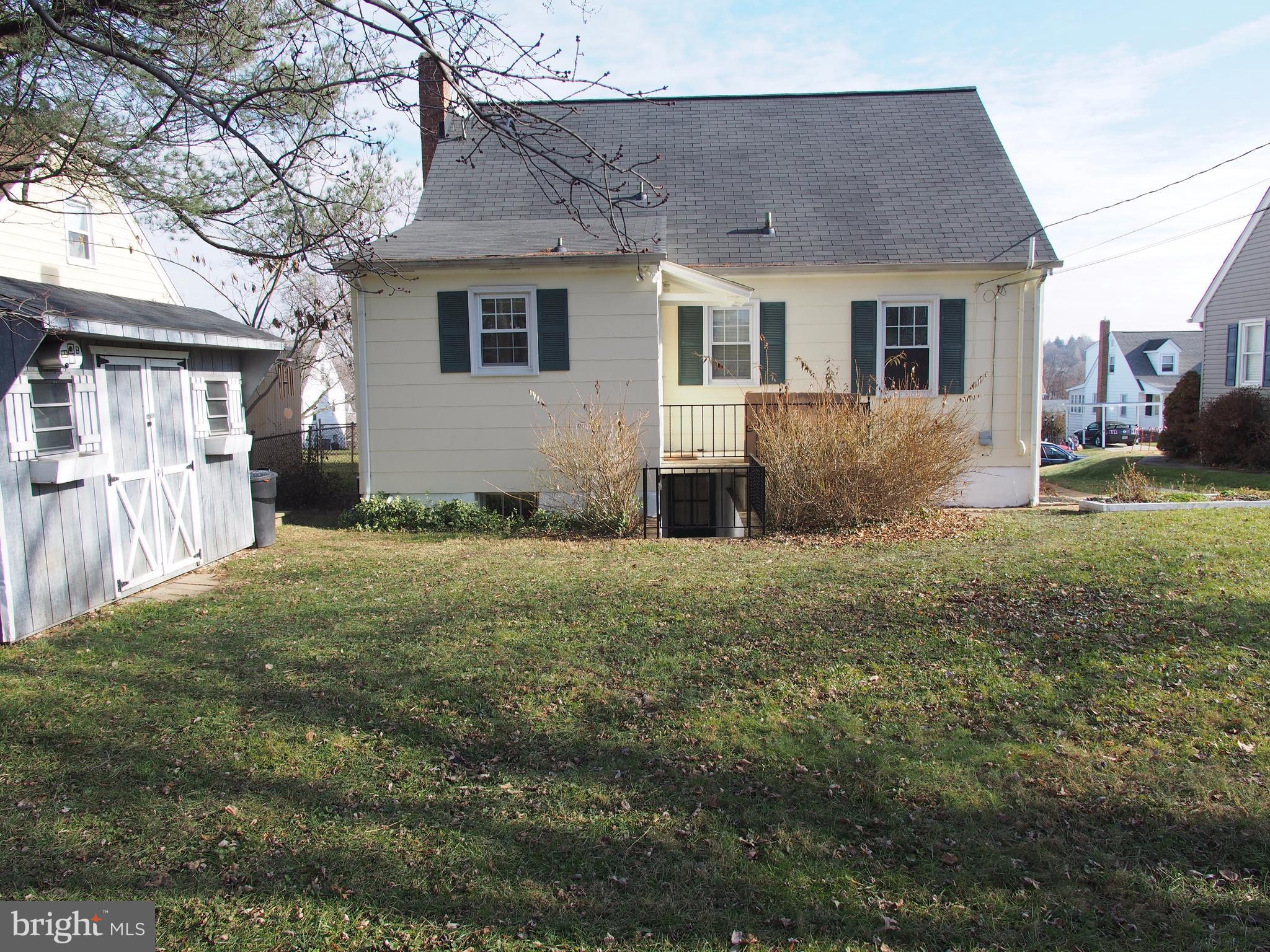 5560 Oakland Road Baltimore, MD 21227 - Photo 29 of 30 Exterior (Rear)