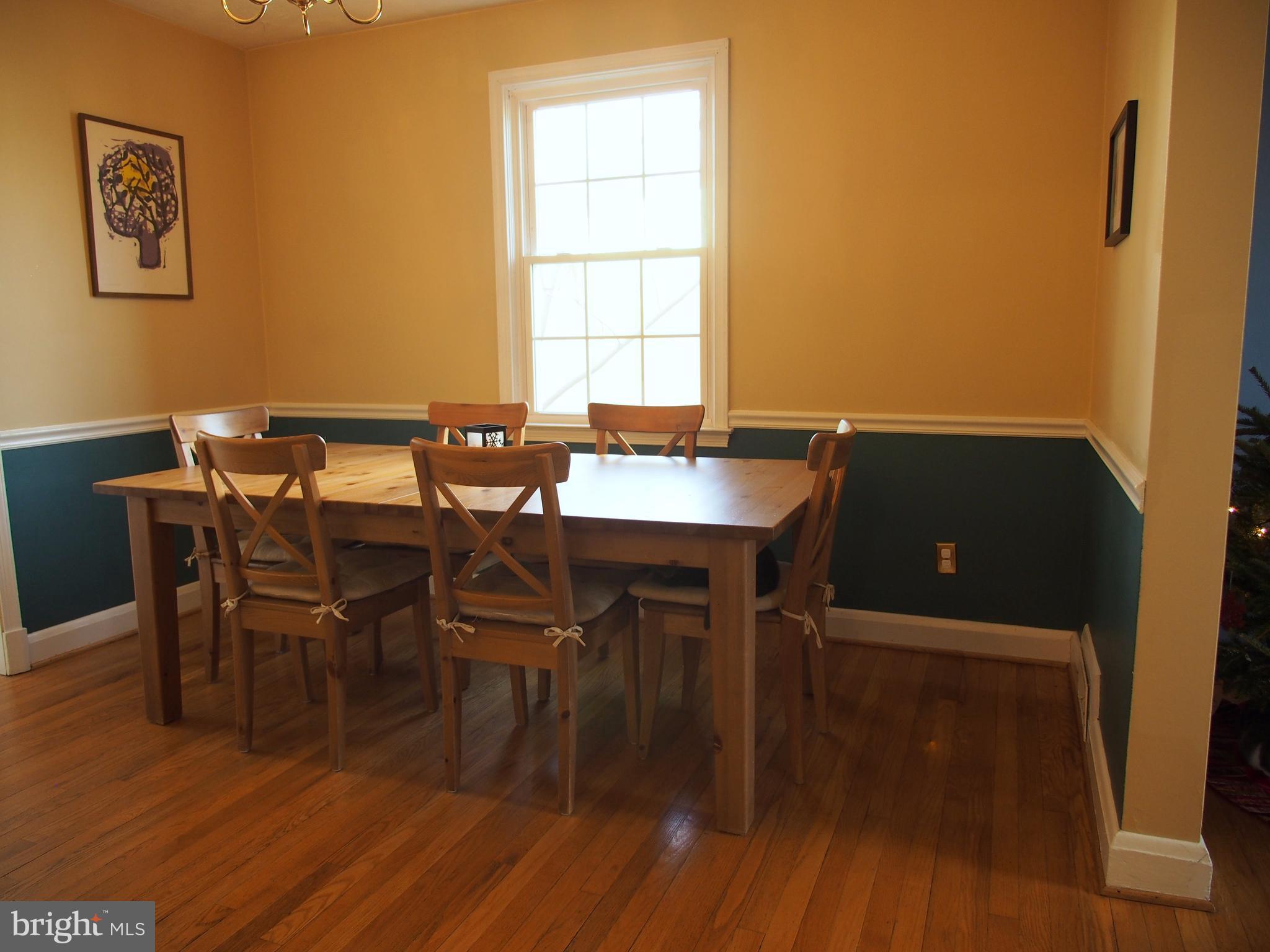 5560 Oakland Road Baltimore, MD 21227 - Photo 6 of 30 Dining Room