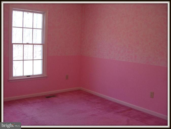911 Edgewood Road Edgewood, MD 21040 - Photo 21 of 28 3rd Bedroom