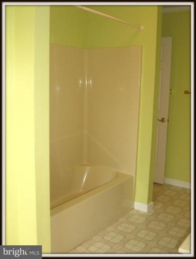 911 Edgewood Road Edgewood, MD 21040 - Photo 26 of 28 Upstairs Full Bath (3)