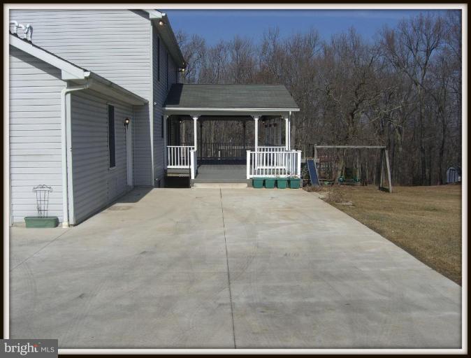 911 Edgewood Road Edgewood, MD 21040 - Photo 5 of 28 Car Pad & Deck