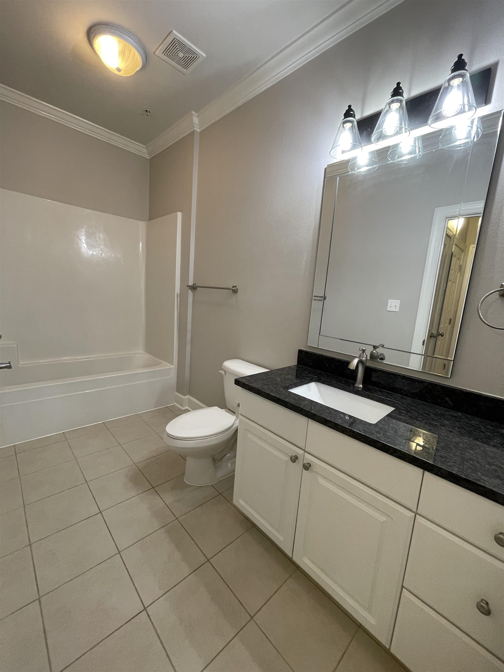 450 Park Avenue, Unit 710 Foley, AL 36535 - Photo 10 of 23 Second Bathroom