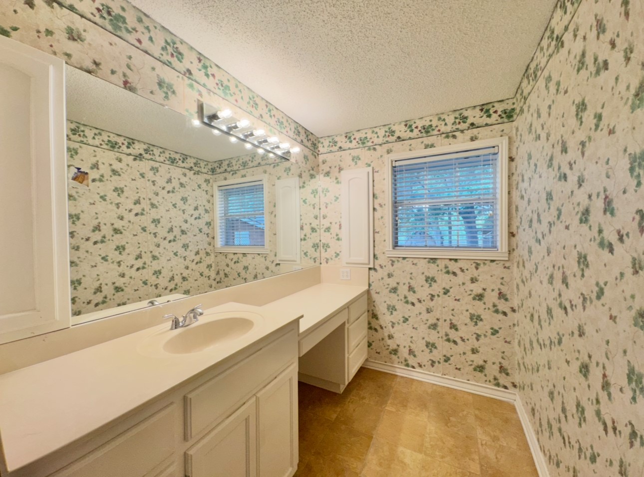 608 Mogonye Lane Elgin, TX 78621 - Photo 26 of 38 a bathroom with a sink and a bathtub