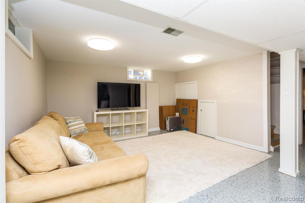 1919 Harvard Road Berkley, MI 48072 - Photo 31 of 42