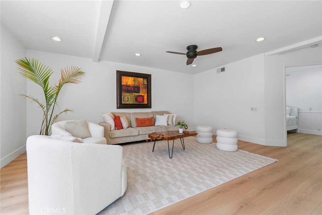7 Boone Irvine, CA 92620 - Photo 10 of 32 Beautul Living