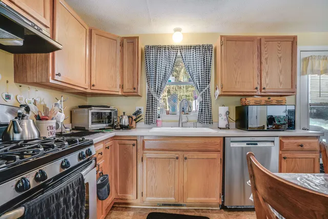 $559,900 | 1 Logan Court, Hudson, NH 03051