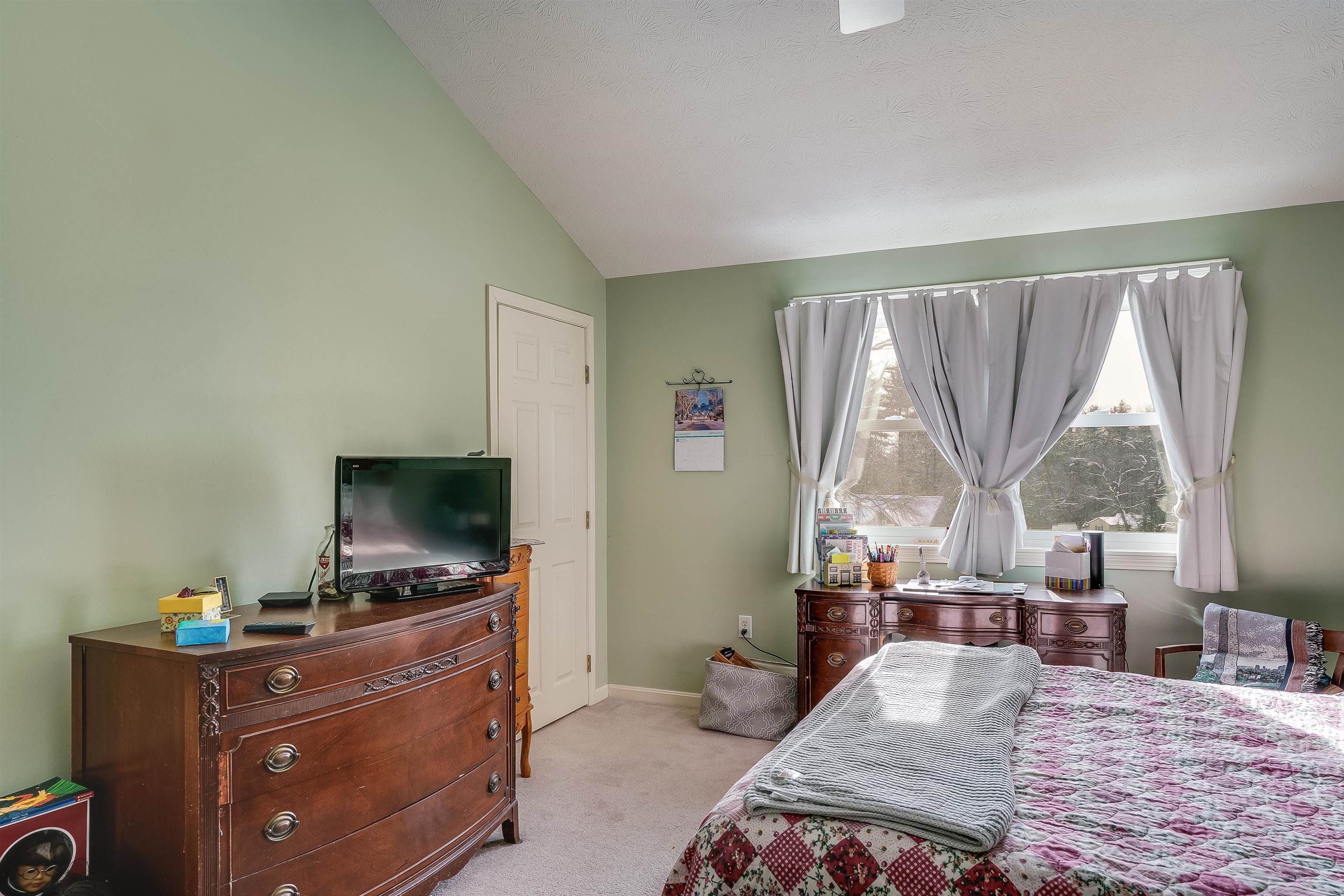 1 Logan Court Hudson, NH 03051 - Photo 31 of 36