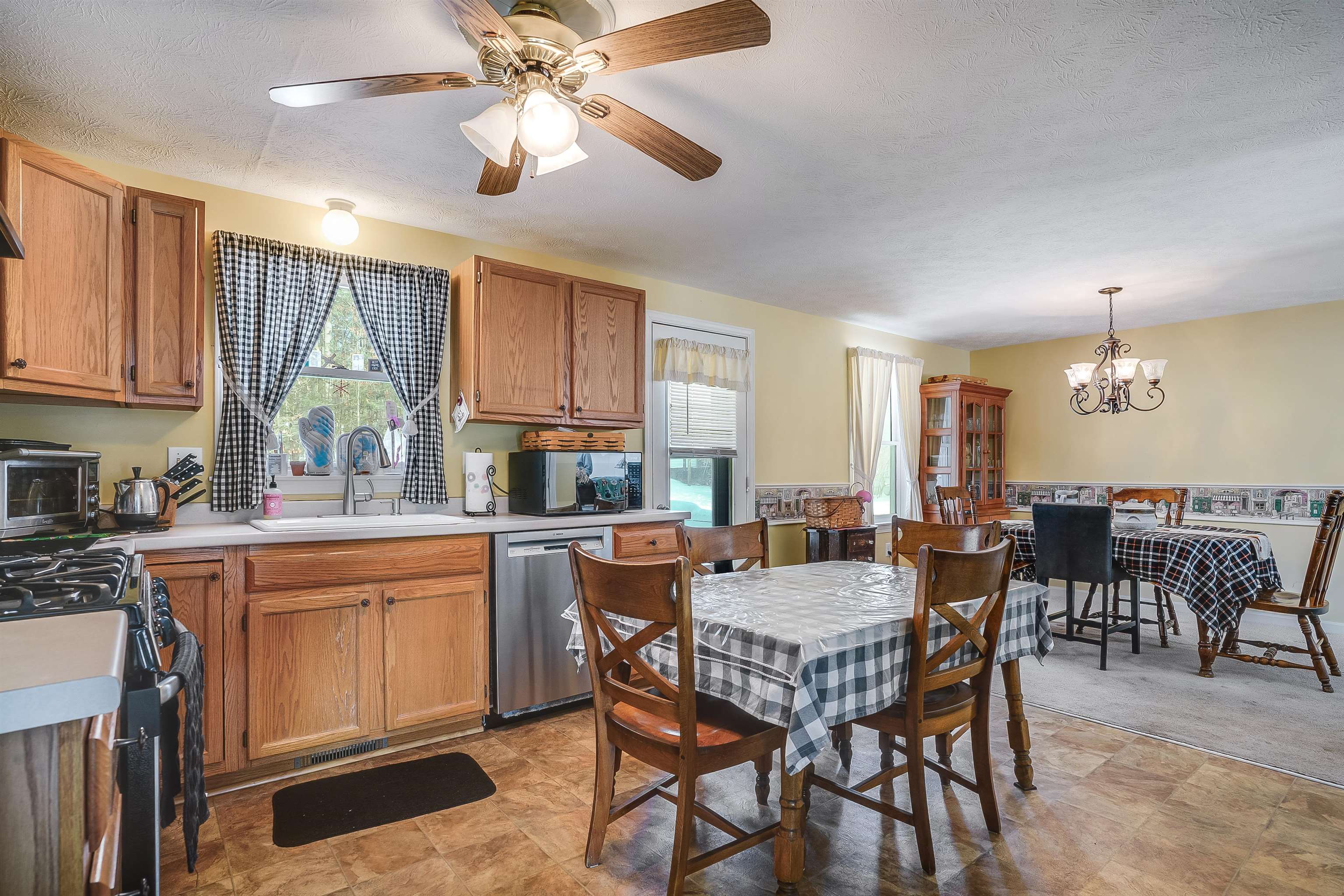 1 Logan Court Hudson, NH 03051 - Photo 10 of 36