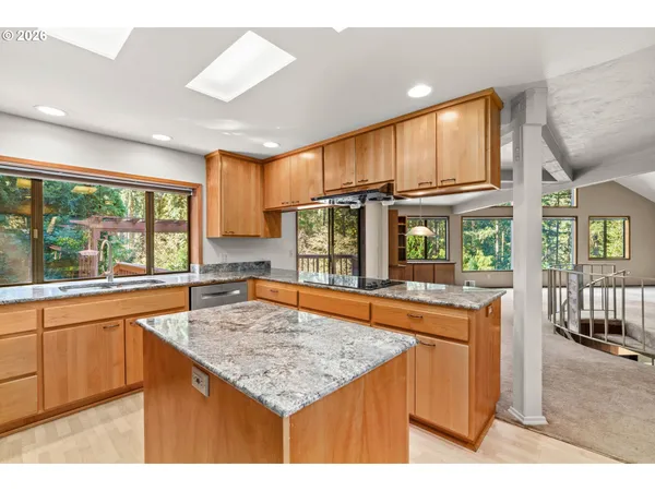 $650,000 | 88152 Keola Lane, Springfield, OR 97478