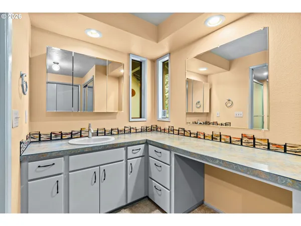 $650,000 | 88152 Keola Lane, Springfield, OR 97478