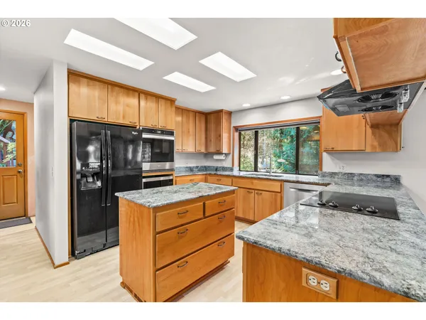 $650,000 | 88152 Keola Lane, Springfield, OR 97478