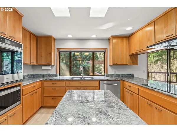 $650,000 | 88152 Keola Lane, Springfield, OR 97478