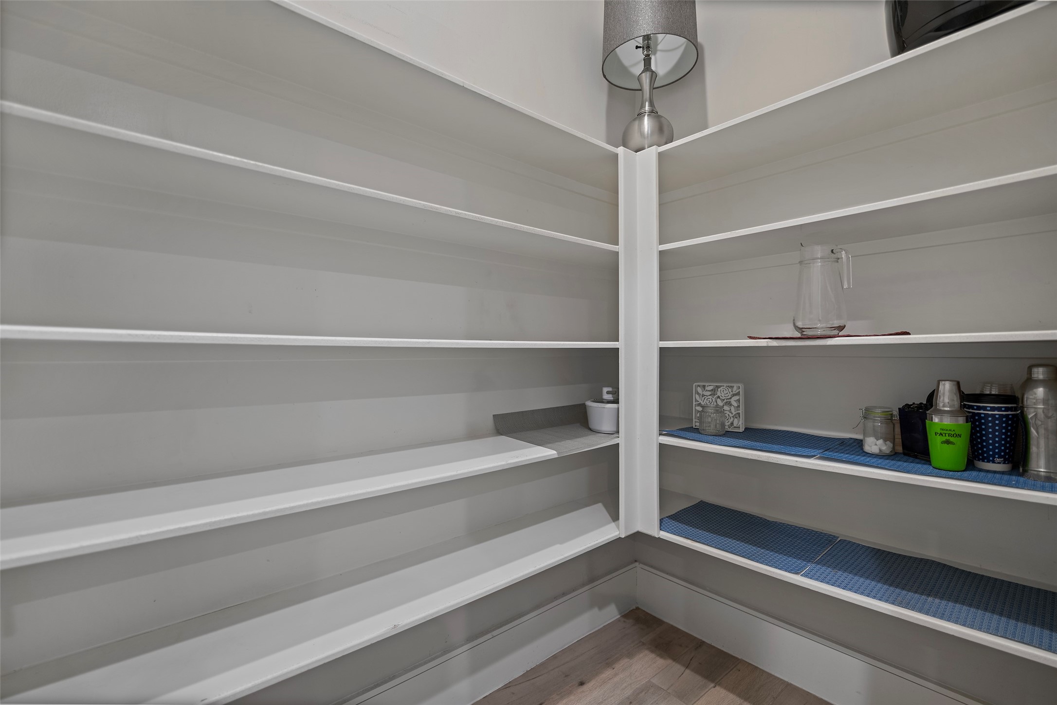 6533 Castlebay Drive Houston, TX 77092 - Photo 11 of 50 a view of walk in closet