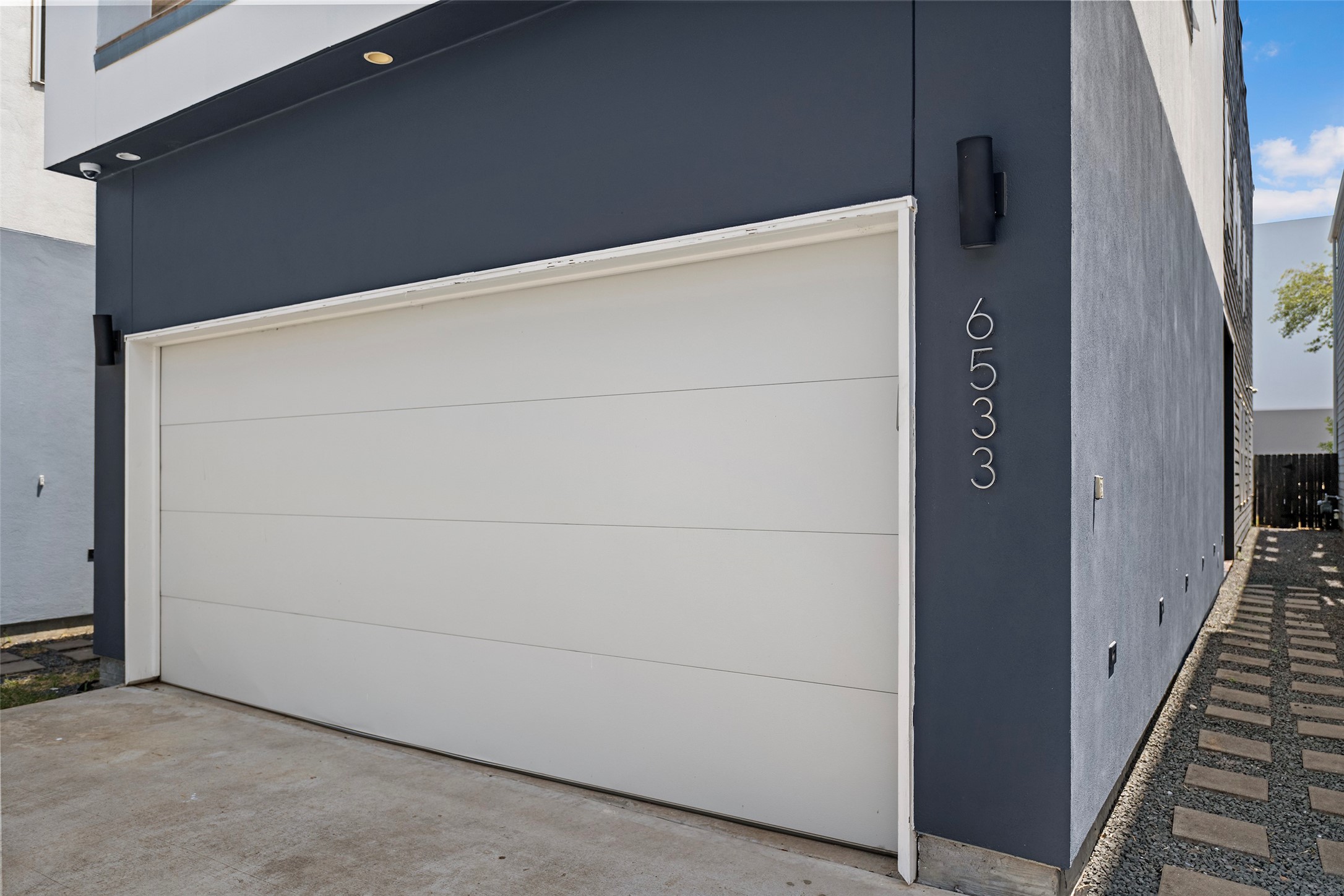 6533 Castlebay Drive Houston, TX 77092 - Photo 2 of 50 a view of a small space