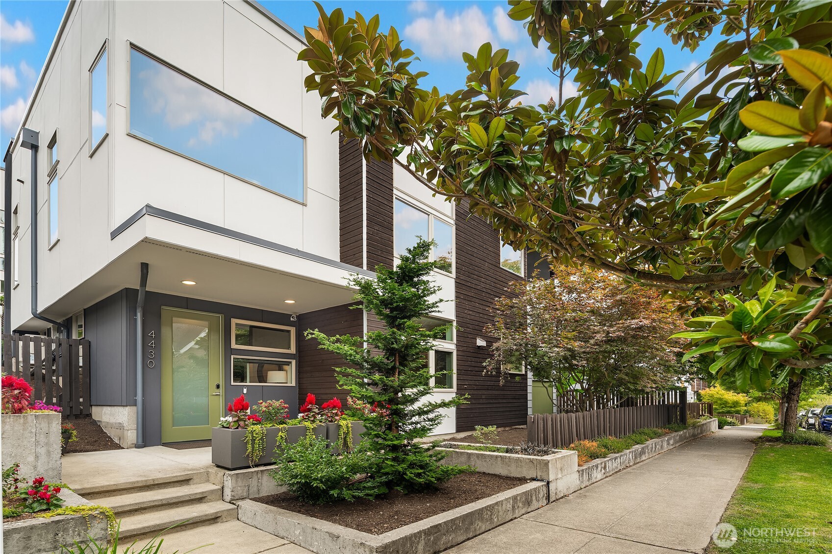 4430 Renton Avenue South Seattle, WA 98108 - Photo 2 of 37