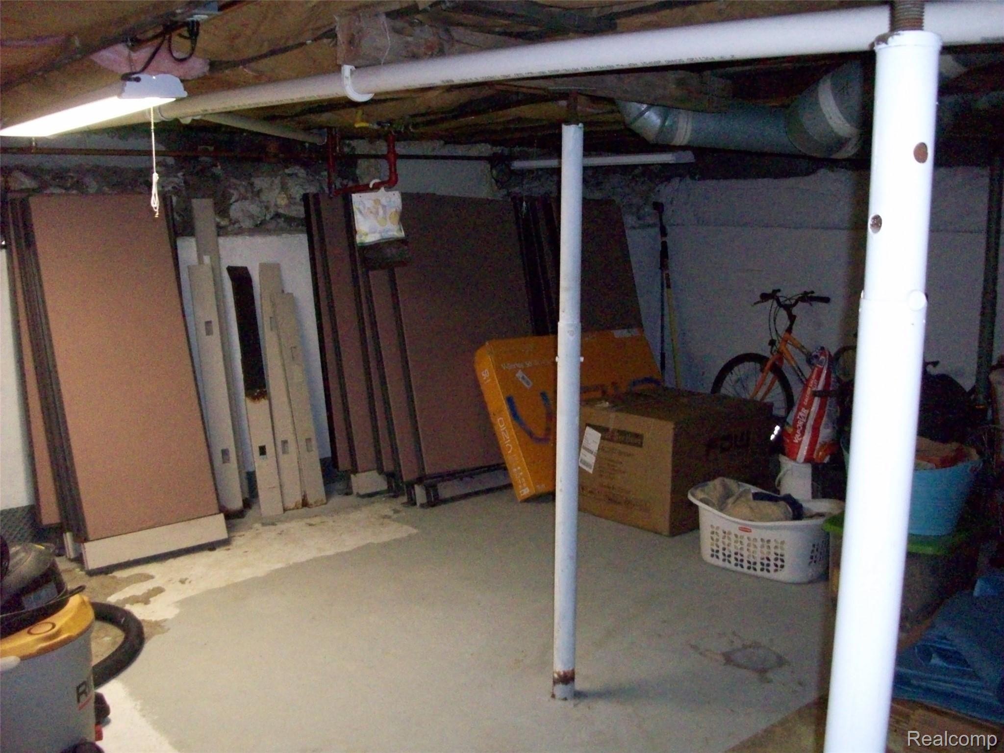 1163 Reid Road Flint, MI 48507 - Photo 18 of 26 100_3284.JPG