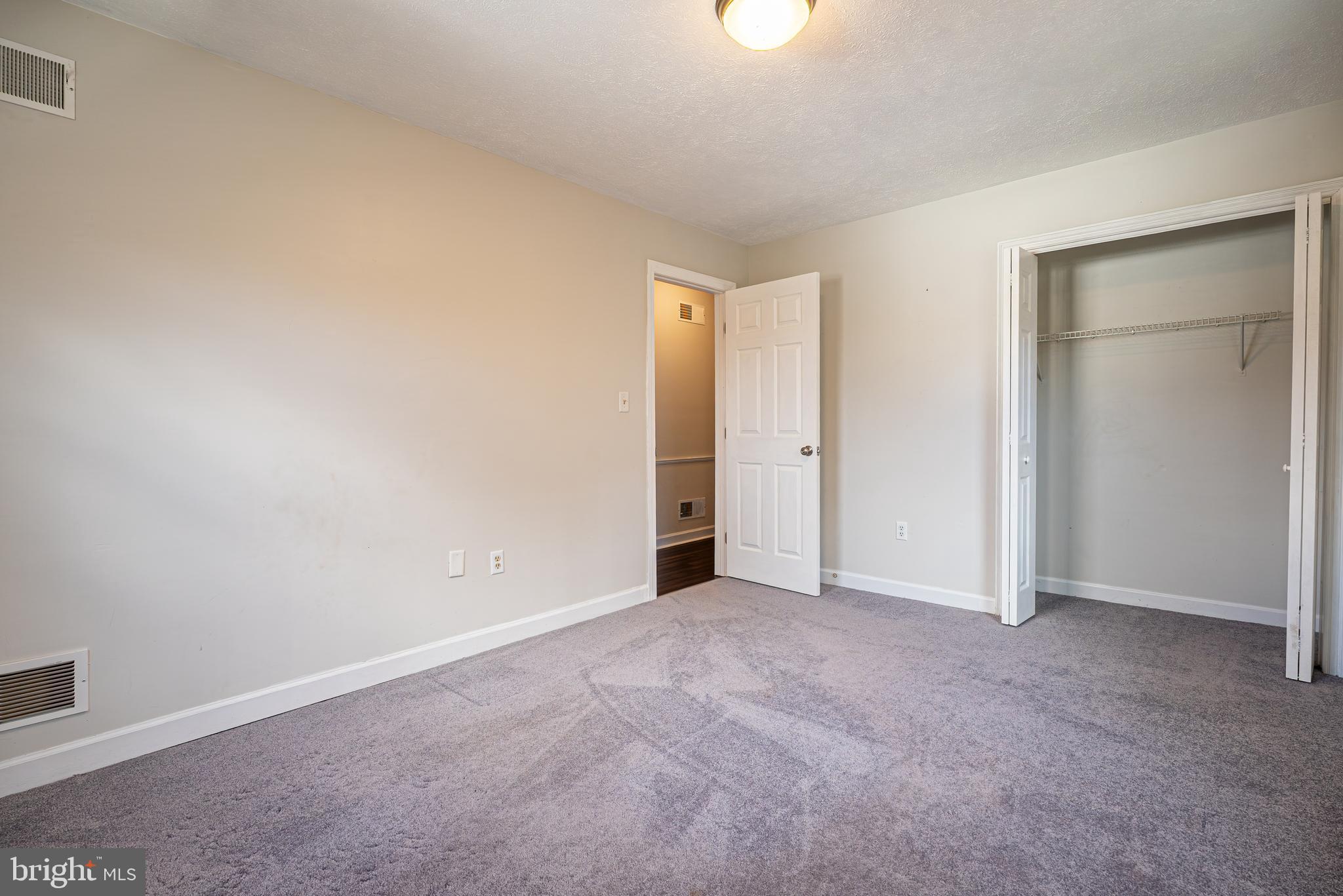 15117 Trail Ridge Road Southwest Cumberland, MD 21502 - Photo 23 of 43 an empty room with closet area