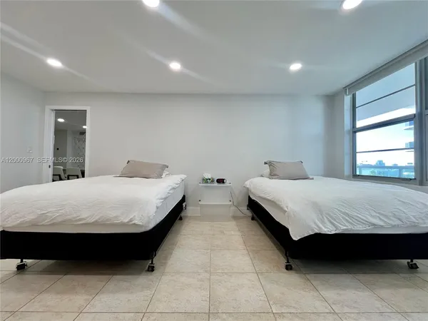 $5,500 | 9511 Collins Avenue, Unit 811, Surfside, FL 33154