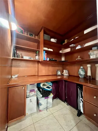 $5,500 | 9511 Collins Avenue, Unit 811, Surfside, FL 33154