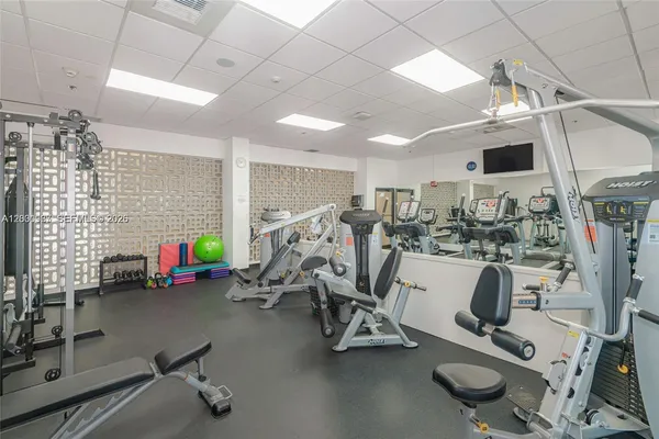 $5,500 | 9511 Collins Avenue, Unit 811, Surfside, FL 33154