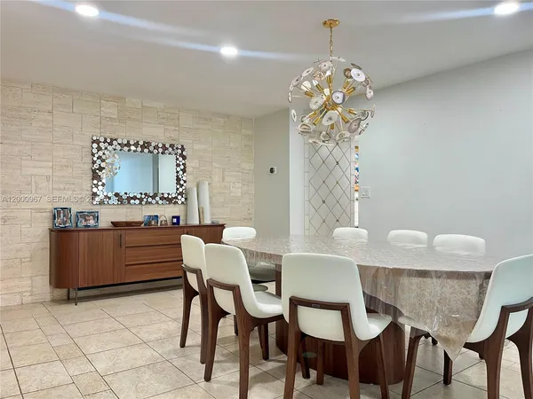 $5,500 | 9511 Collins Avenue, Unit 811, Surfside, FL 33154