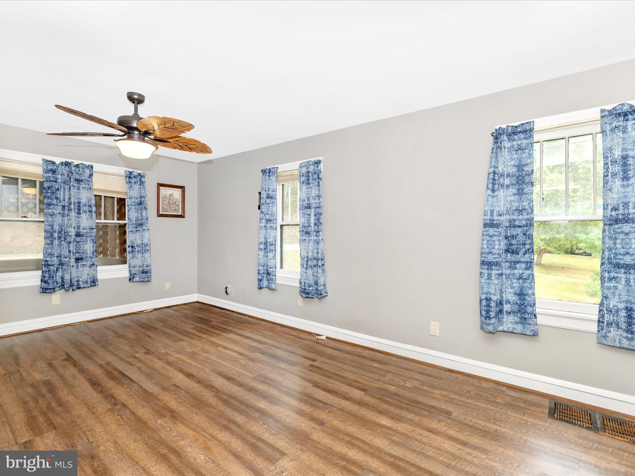13609 Blairs Valley Road Clear Spring, MD 21722 - Photo 11 of 45 Living Room