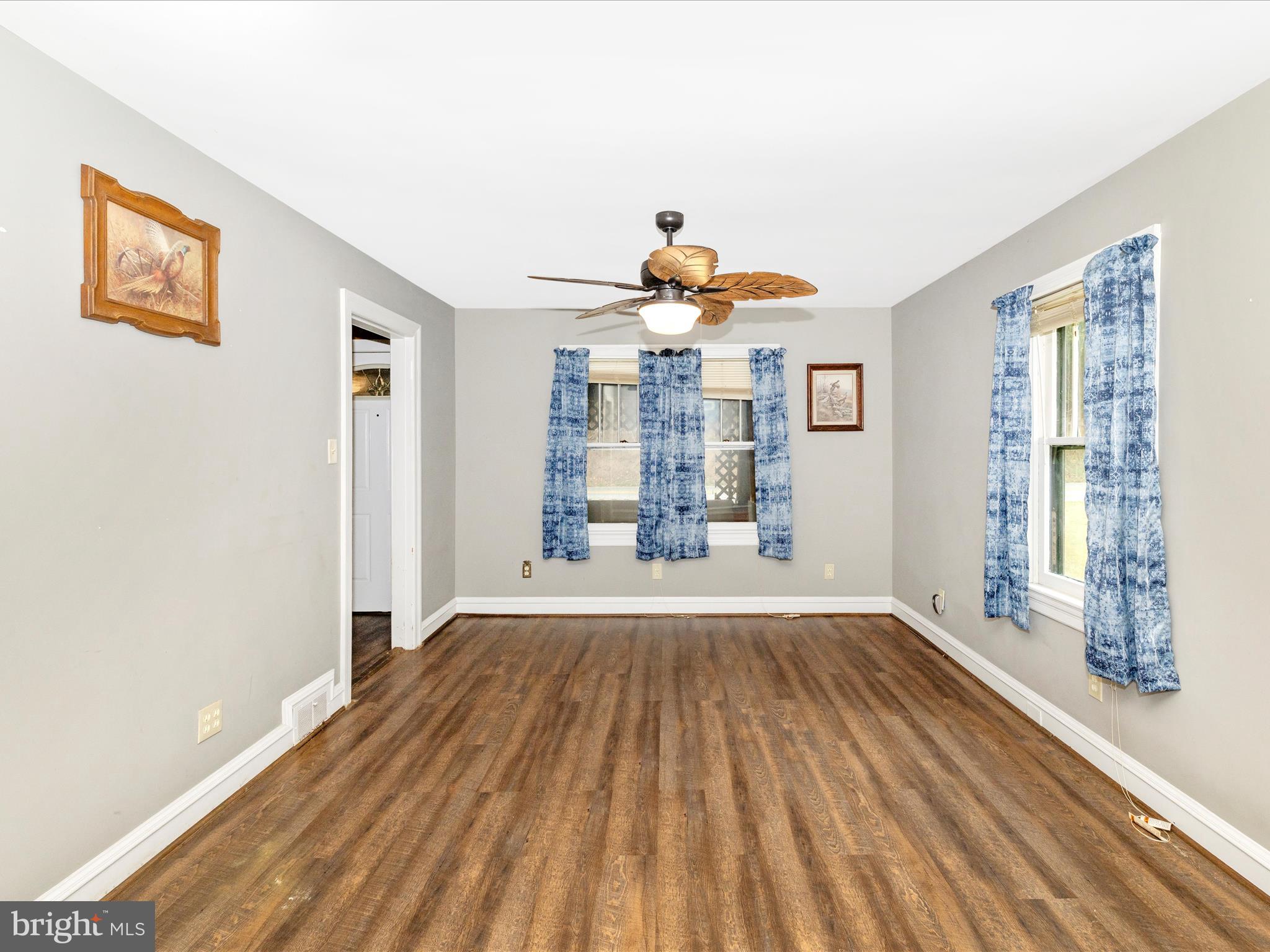 13609 Blairs Valley Road Clear Spring, MD 21722 - Photo 12 of 45 Living Room